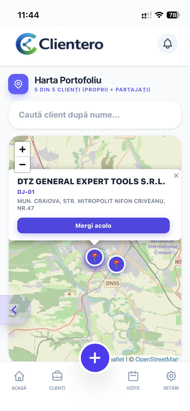 Harta Portofoliu în Clientero, cu pinuri pentru clienți proprii și partajați și buton Mergi acolo